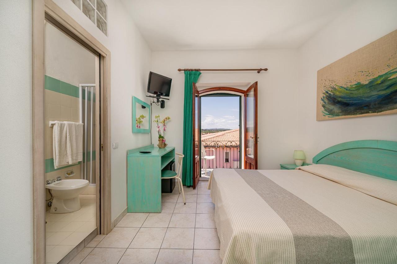 Hotel Marinaro Santa Teresa Gallura Ngoại thất bức ảnh