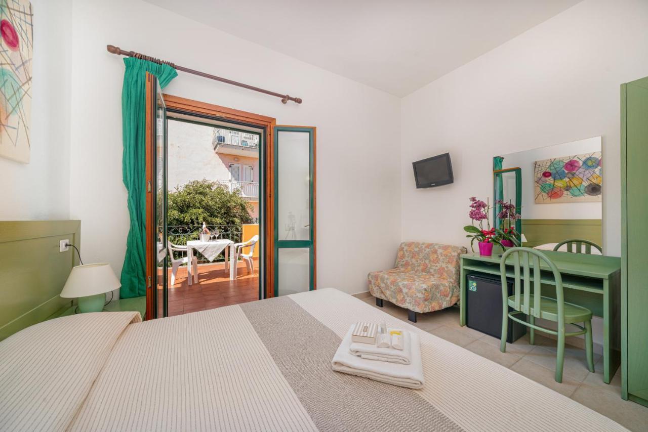 Hotel Marinaro Santa Teresa Gallura Ngoại thất bức ảnh