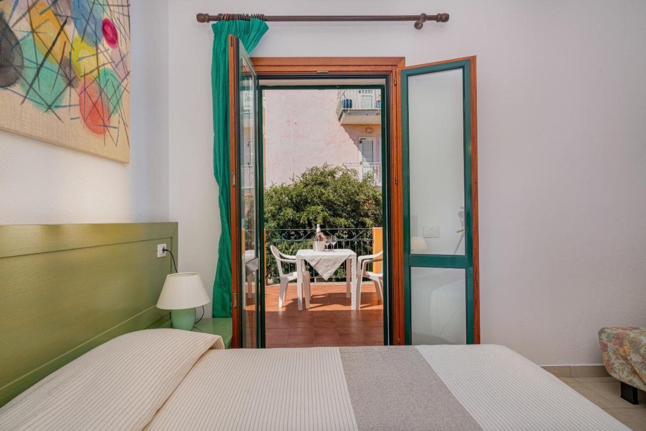 Hotel Marinaro Santa Teresa Gallura Ngoại thất bức ảnh